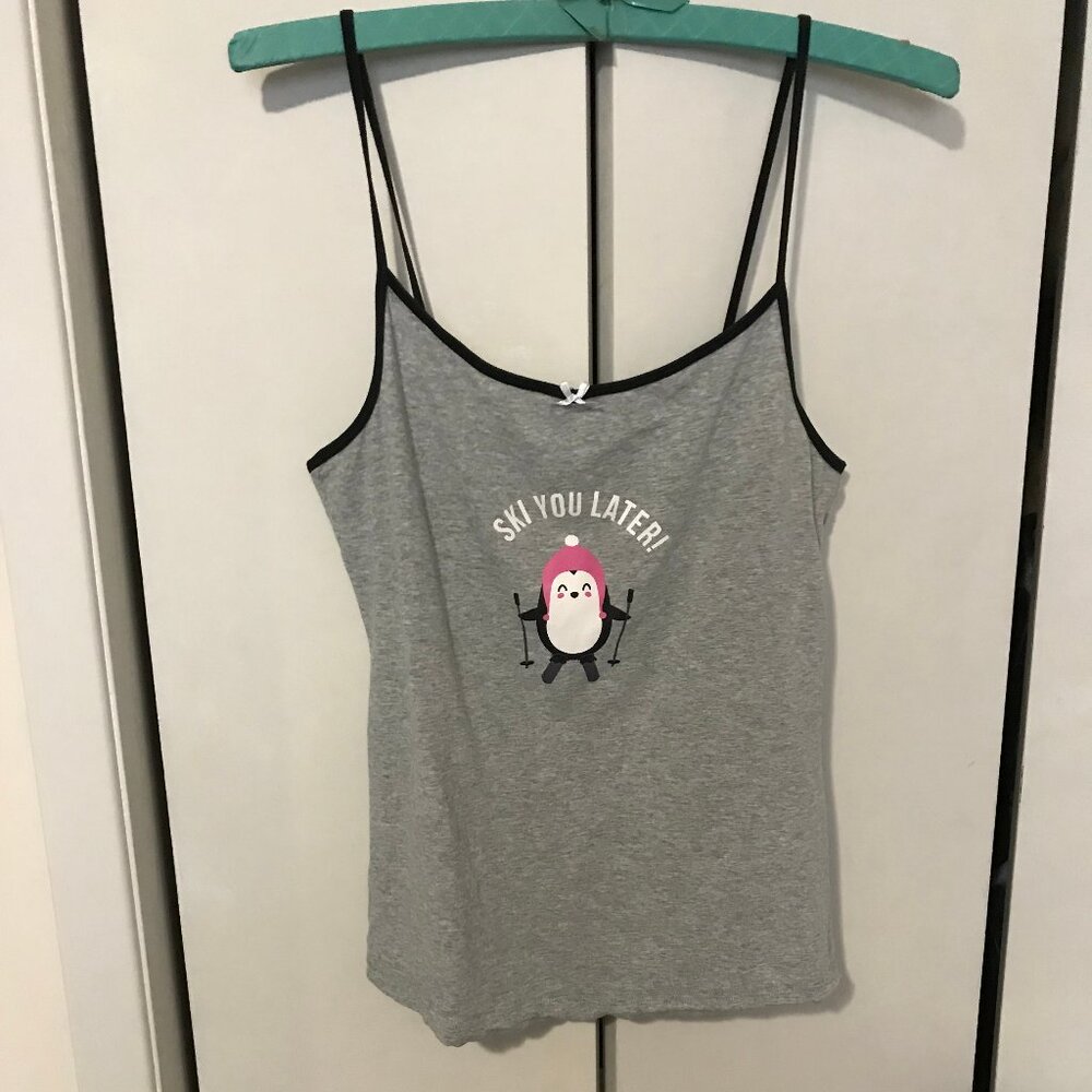 Denver Hayes Ladies Sleepwear Top Size Small $5.00 AS AN ADD ON